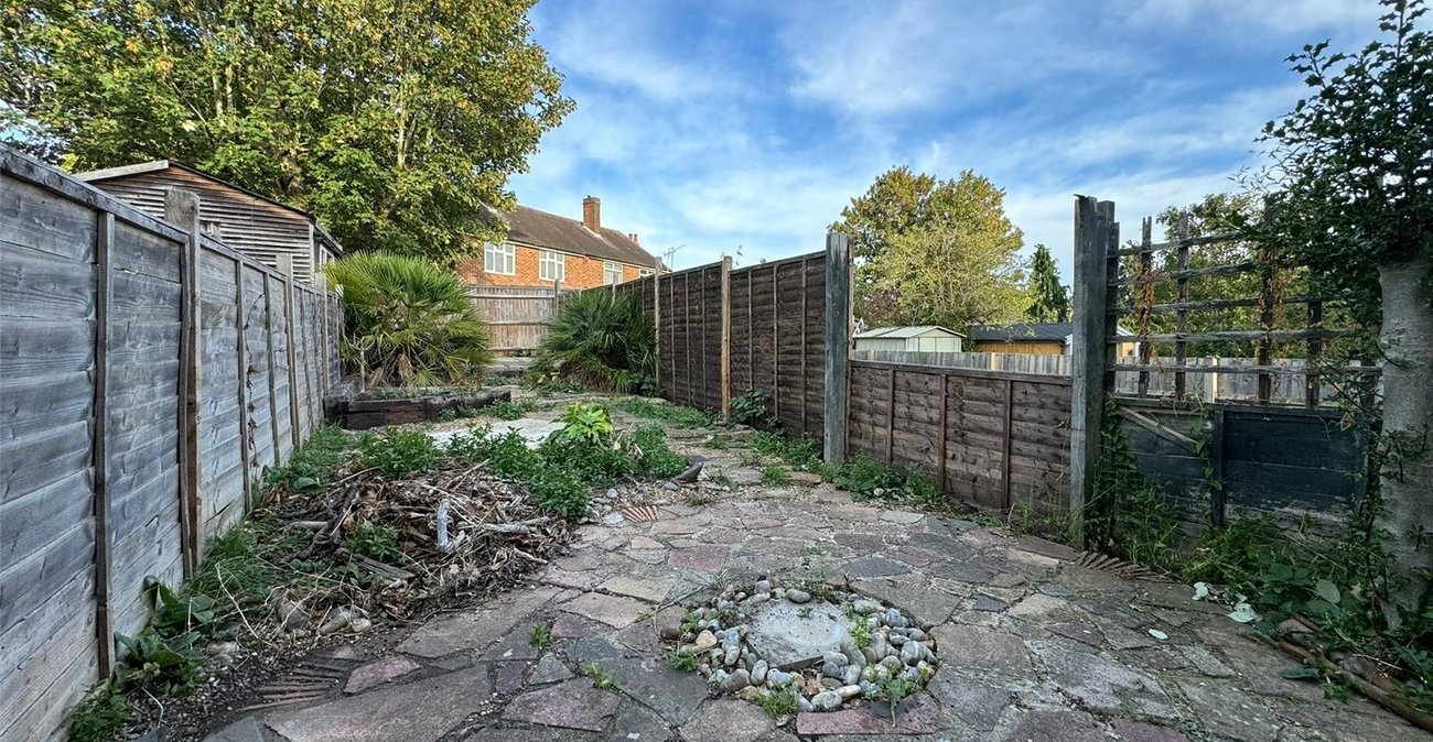 2 bedroom property for sale in Plumstead Common | Robinson Jackson