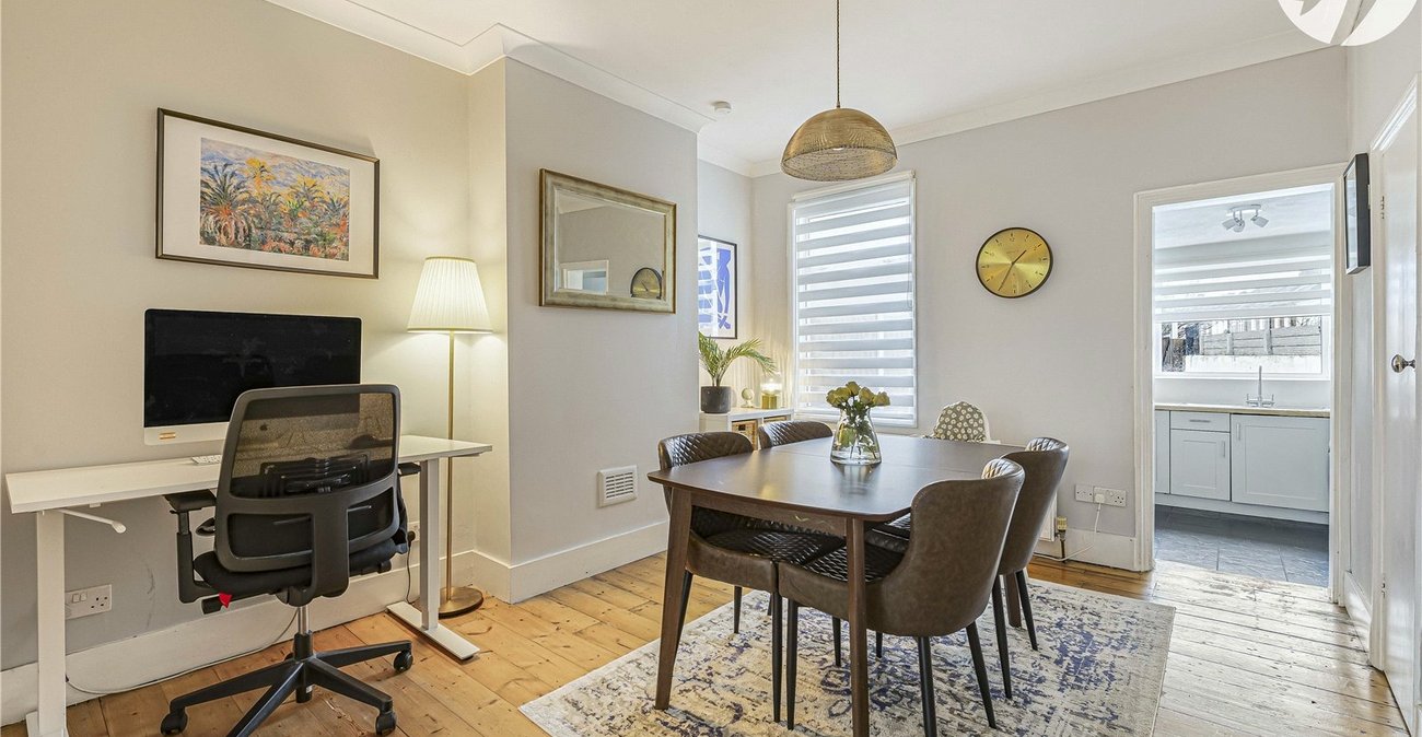 2 bedroom house for sale in Plumstead Common | Robinson Jackson