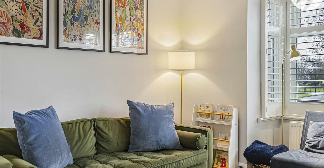 2 bedroom house for sale in Plumstead Common | Robinson Jackson