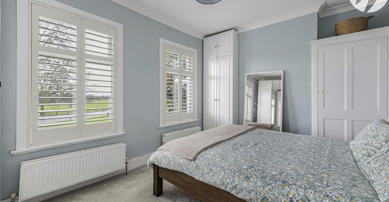 2 bedroom house for sale in Plumstead Common | Robinson Jackson