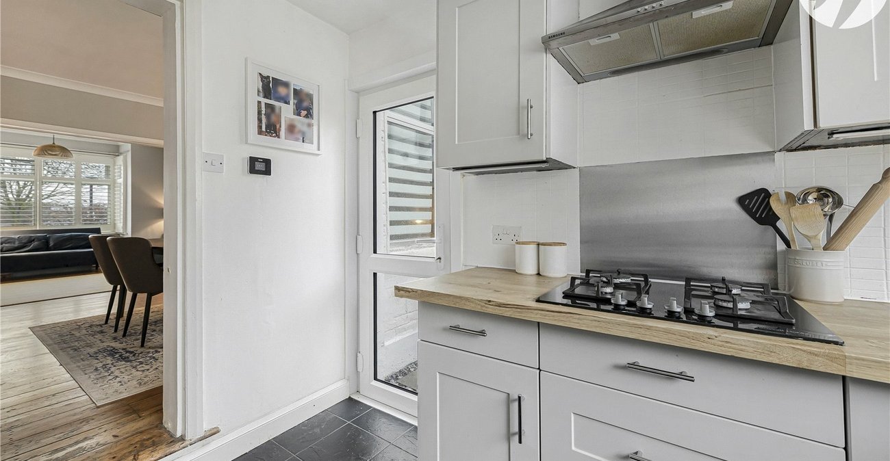 2 bedroom house for sale in Plumstead Common | Robinson Jackson