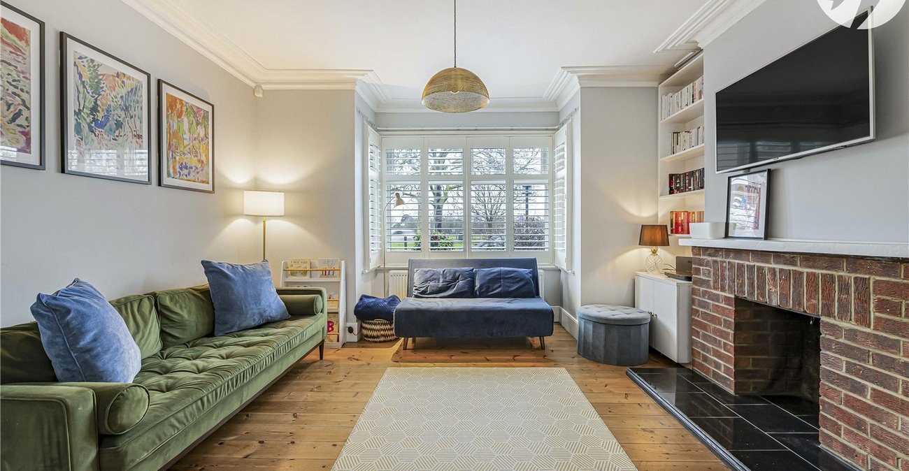 2 bedroom house for sale in Plumstead Common | Robinson Jackson