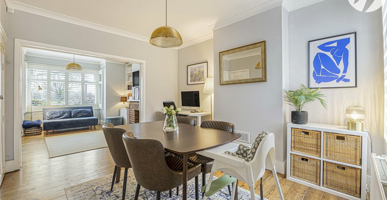 2 bedroom house for sale in Plumstead Common | Robinson Jackson