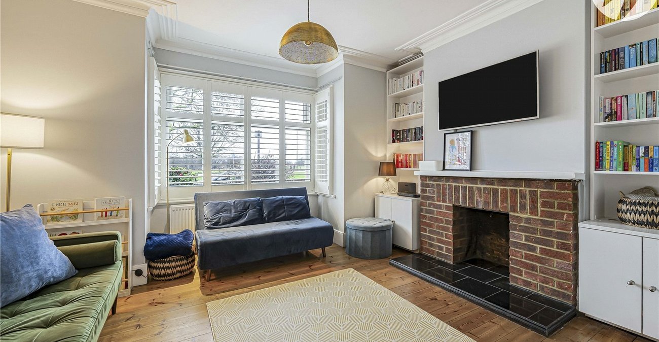 2 bedroom house for sale in Plumstead Common | Robinson Jackson