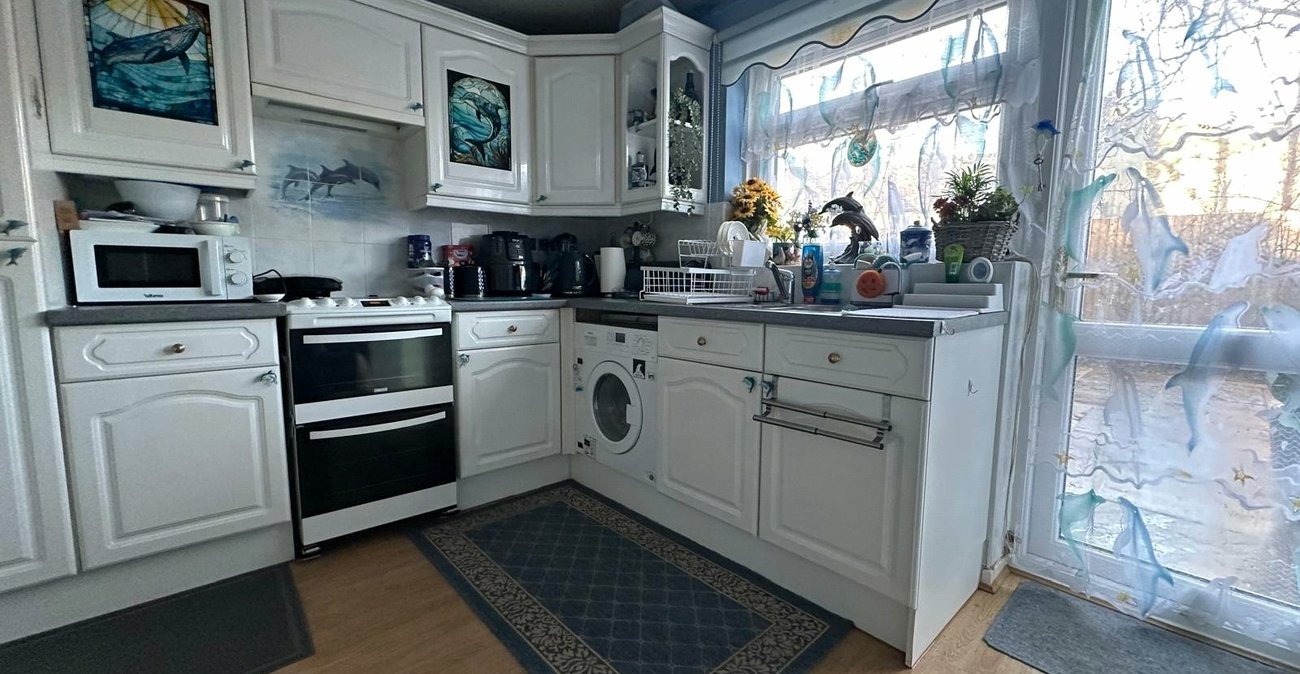 2 bedroom house for sale in London | Robinson Jackson