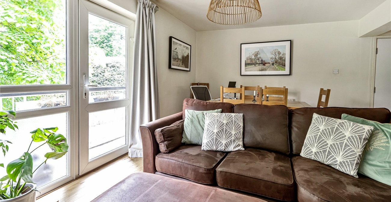 2 bedroom property for sale in  | Robinson Jackson