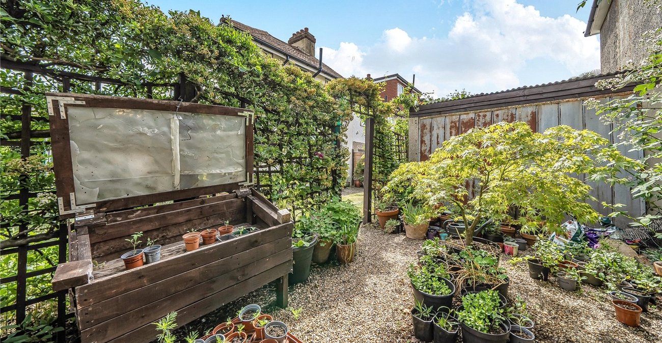 4 bedroom house for sale in London | Robinson Jackson