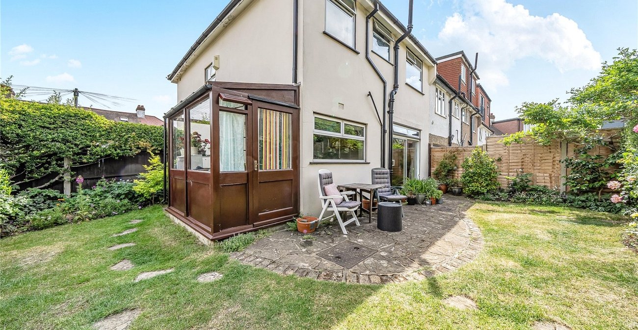 4 bedroom house for sale in London | Robinson Jackson