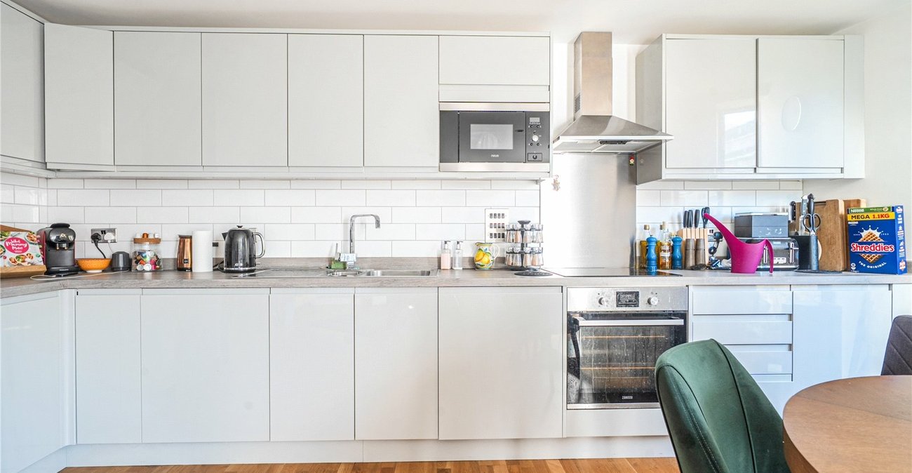 2 bedroom property for sale in London | Robinson Jackson