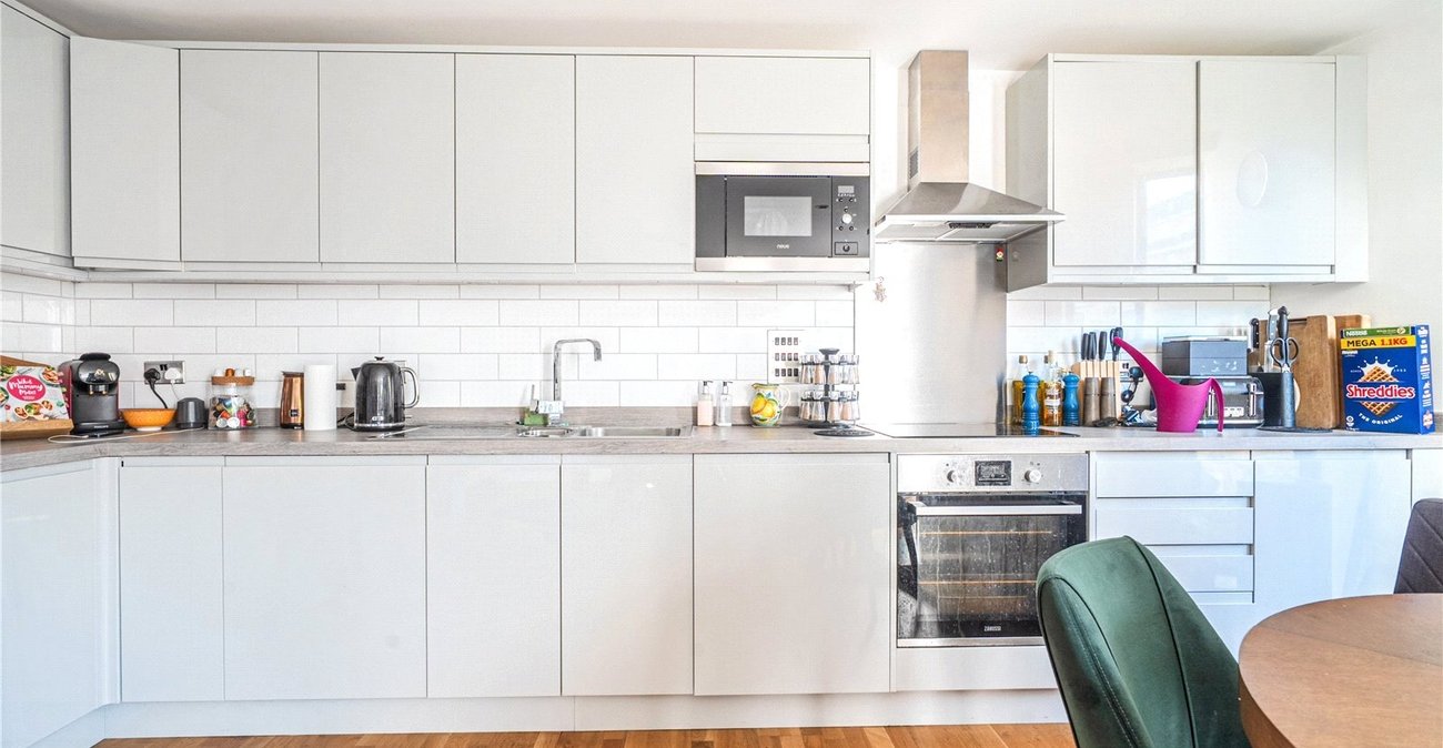2 bedroom property for sale in London | Robinson Jackson