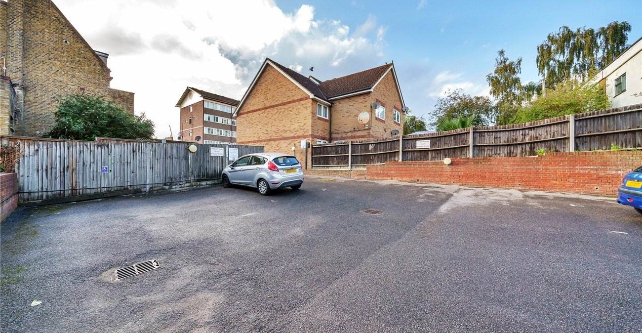 2 bedroom property for sale in  | Robinson Jackson