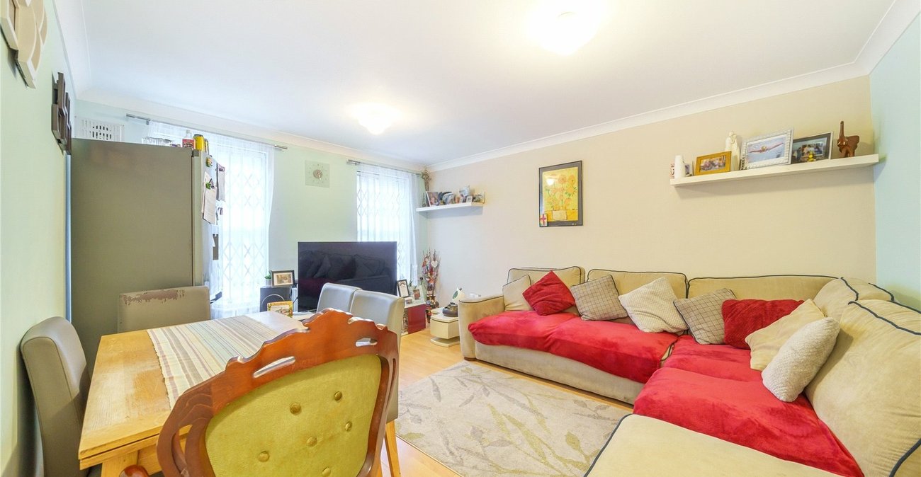 2 bedroom property for sale in  | Robinson Jackson