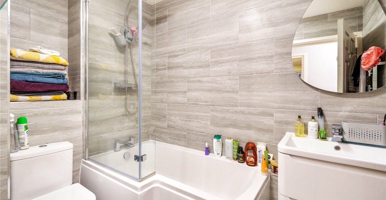 2 bedroom property for sale in  | Robinson Jackson