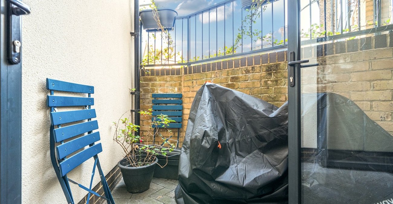 2 bedroom property for sale in  | Robinson Jackson