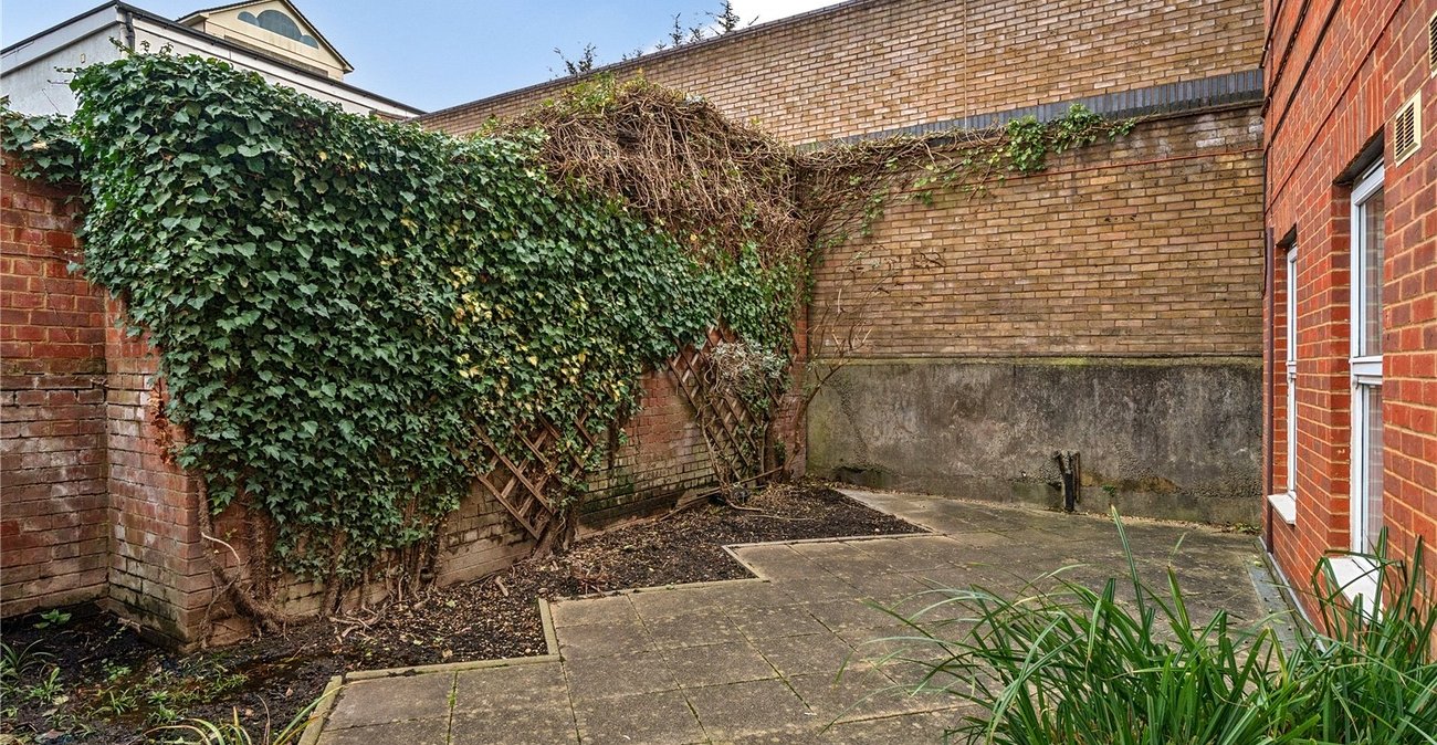 1 bedroom property for sale in Sydenham | Robinson Jackson