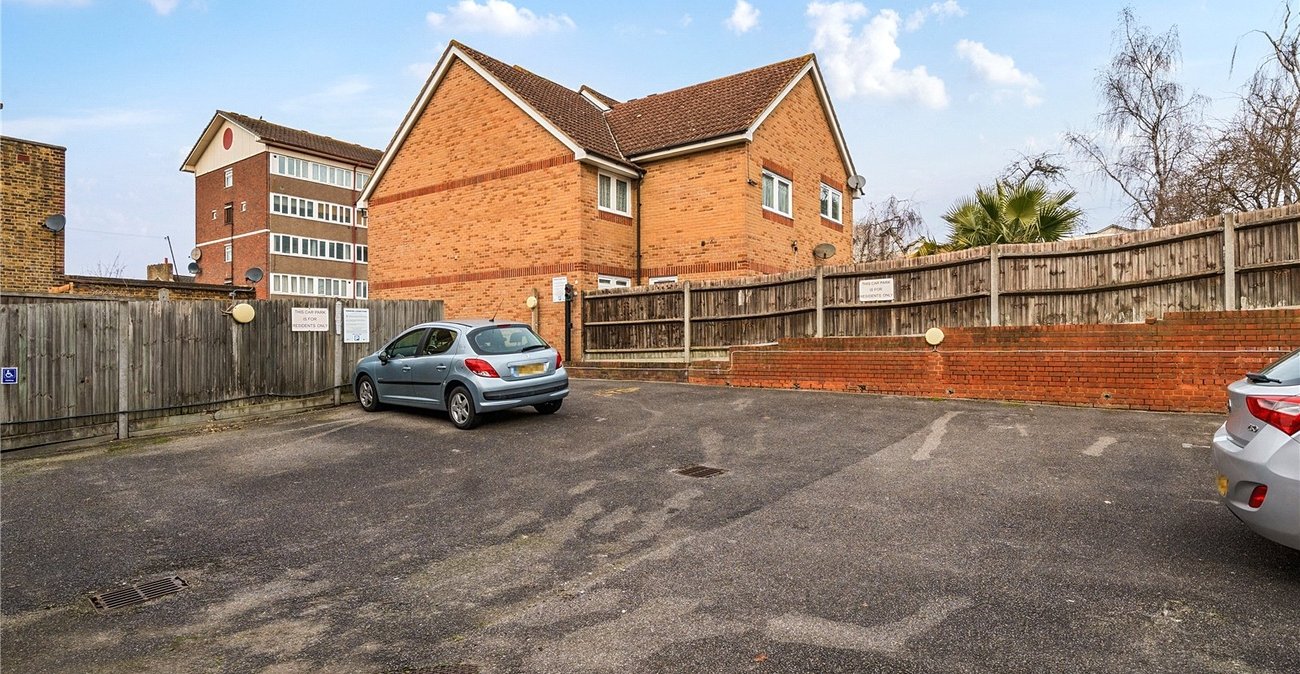 1 bedroom property for sale in Sydenham | Robinson Jackson