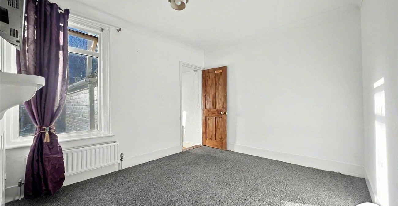 2 bedroom house for sale in Chatham | Robinson Michael & Jackson