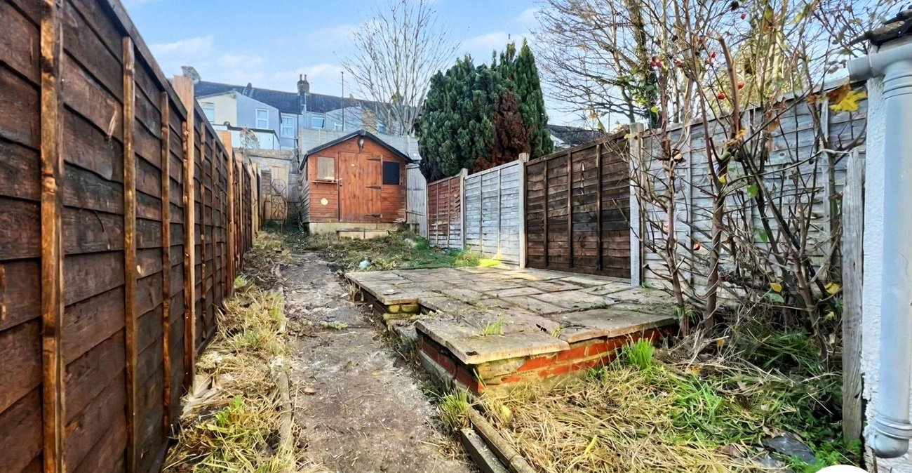 2 bedroom house for sale in Chatham | Robinson Michael & Jackson