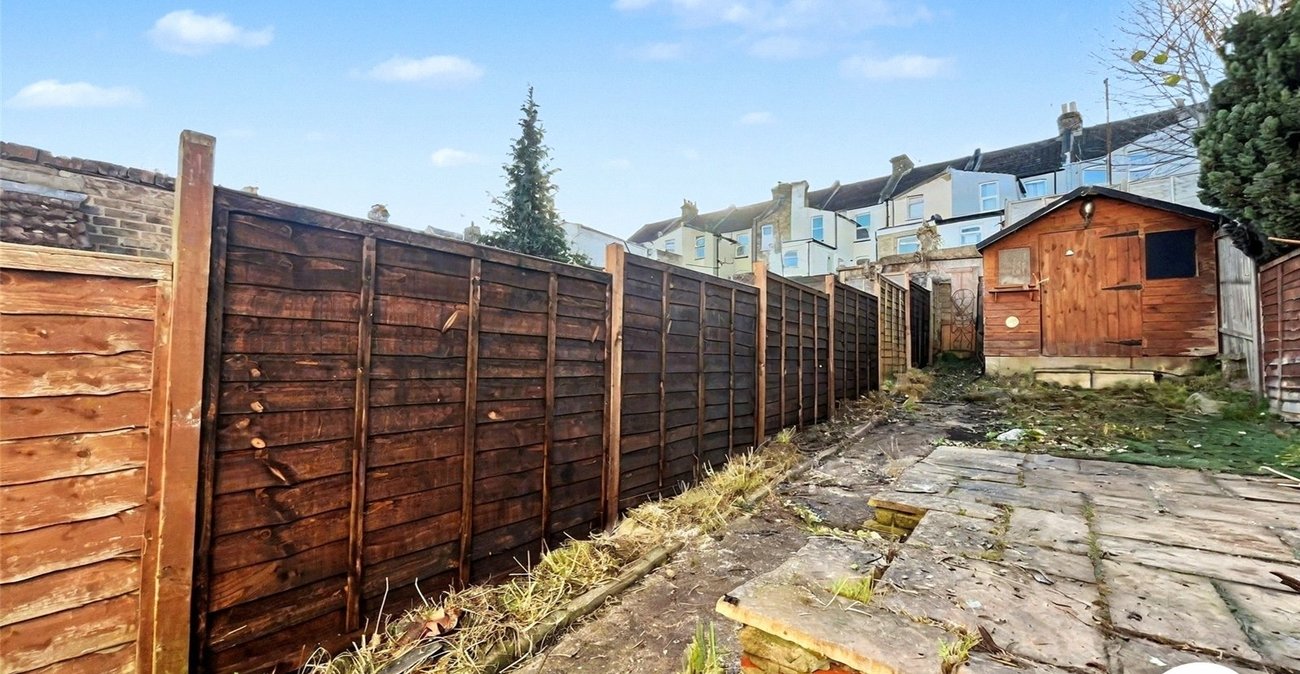 2 bedroom house for sale in Chatham | Robinson Michael & Jackson