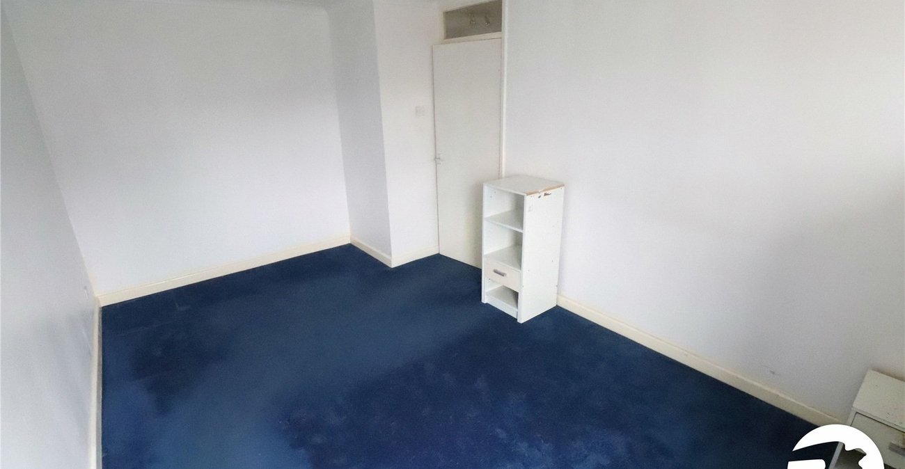 3 bedroom house for sale in London | Robinson Jackson