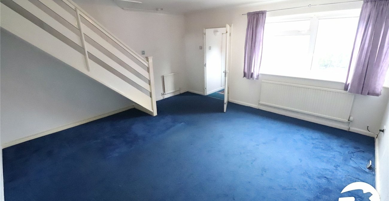 3 bedroom house for sale in London | Robinson Jackson