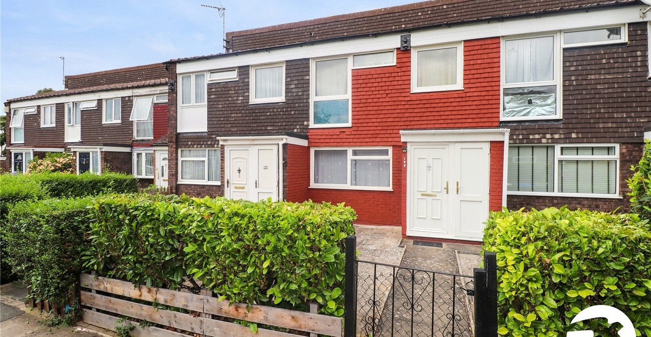 3 bedroom house for sale in London | Robinson Jackson