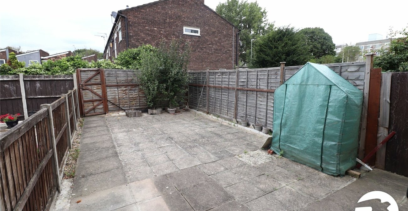 3 bedroom house for sale in London | Robinson Jackson