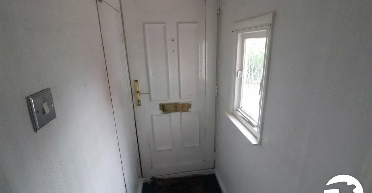 3 bedroom house for sale in London | Robinson Jackson