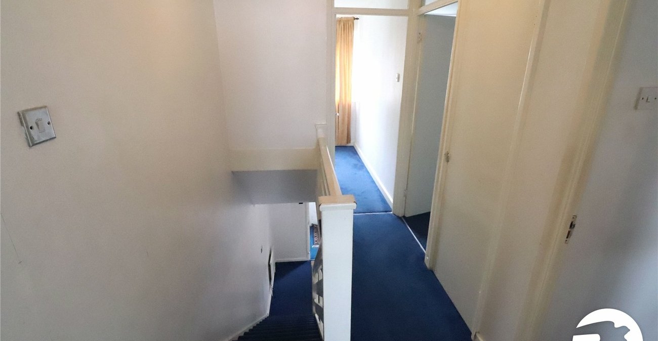 3 bedroom house for sale in London | Robinson Jackson