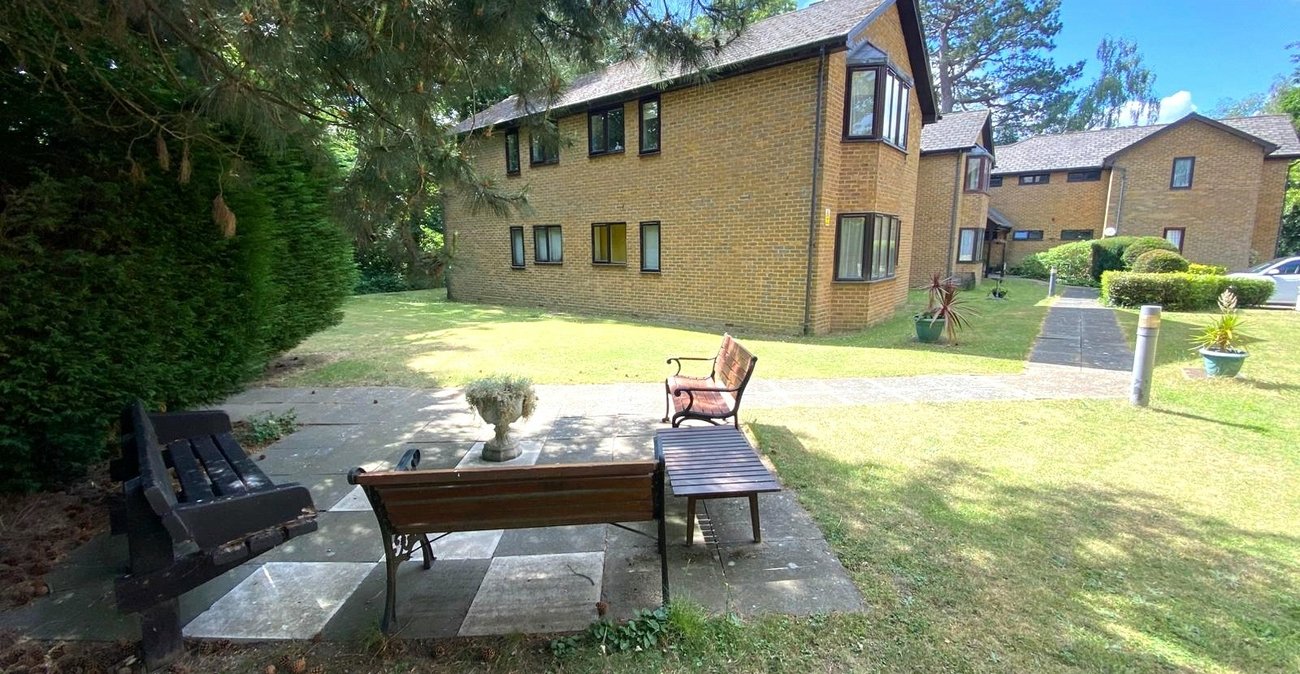 2 bedroom property for sale in London | Robinson Jackson