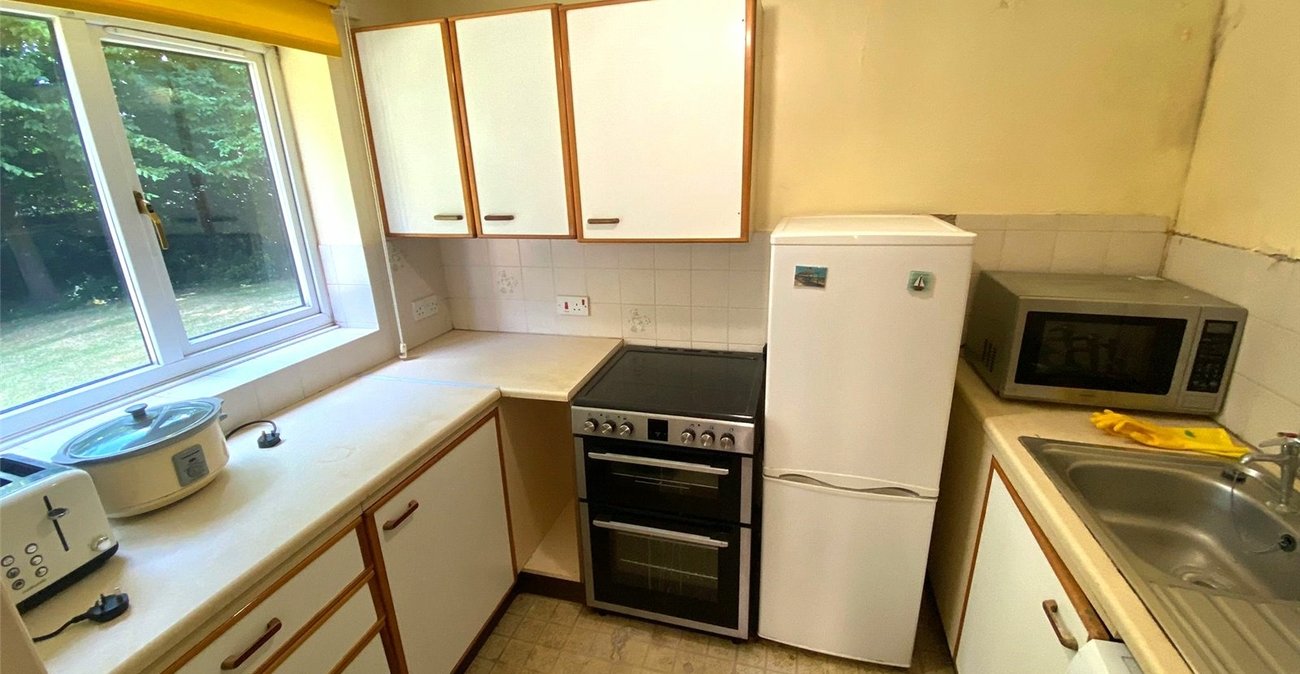 2 bedroom property for sale in London | Robinson Jackson