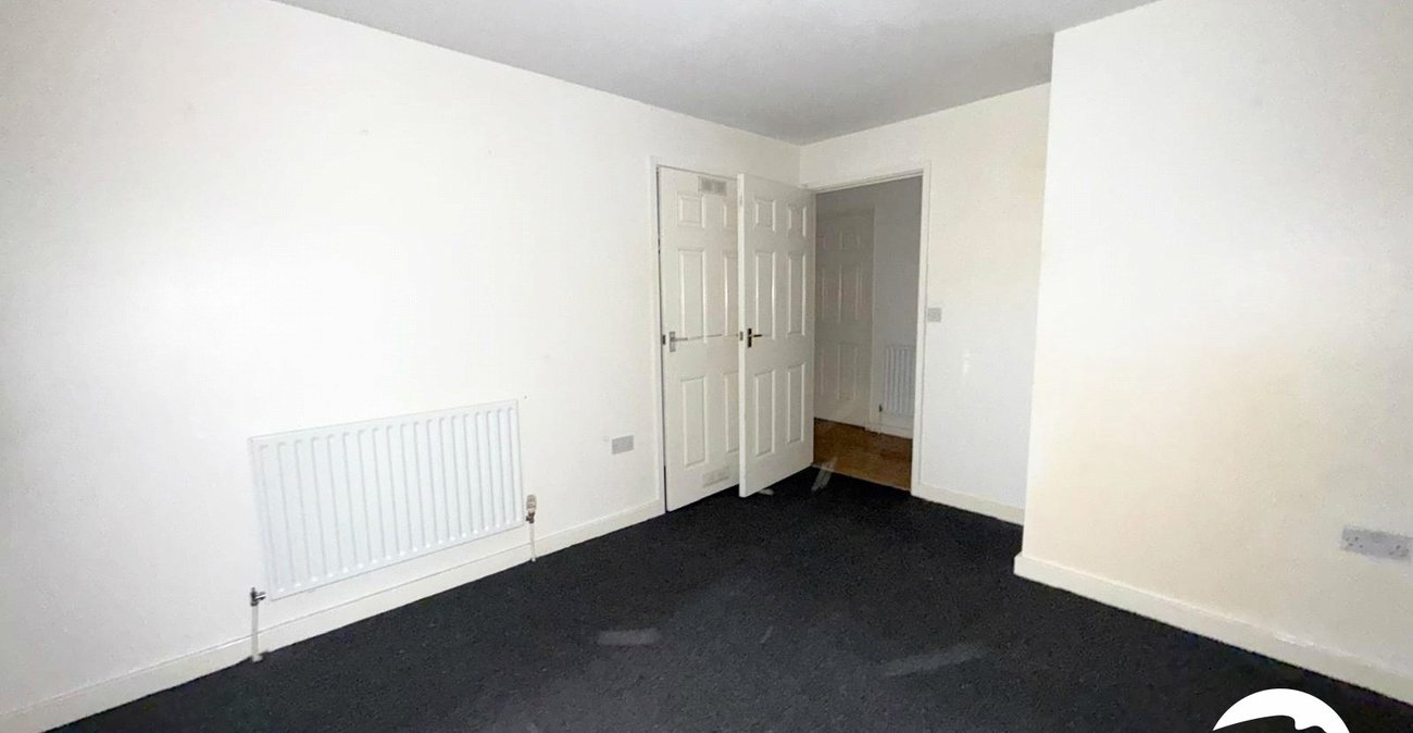 2 bedroom property for sale in London | Robinson Jackson