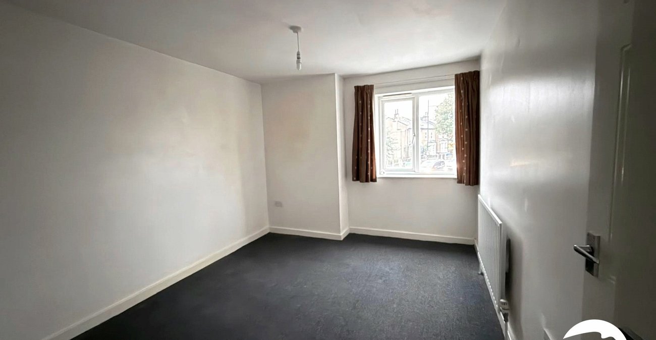 2 bedroom property for sale in London | Robinson Jackson