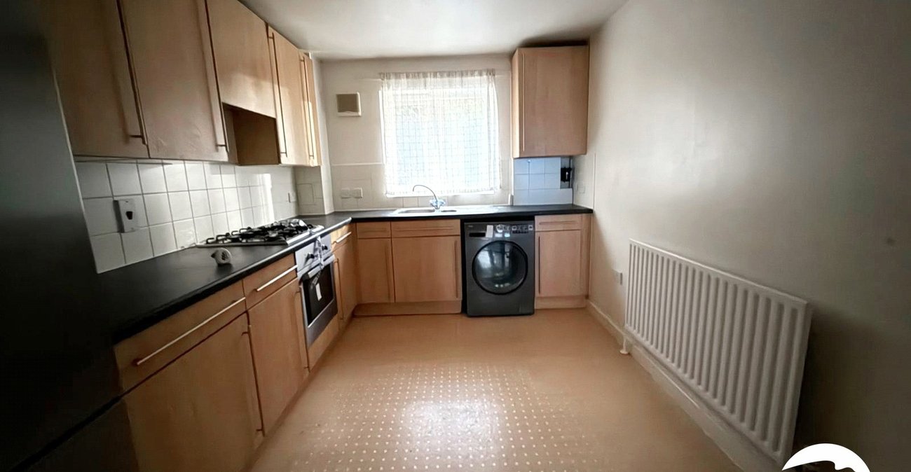 2 bedroom property for sale in London | Robinson Jackson