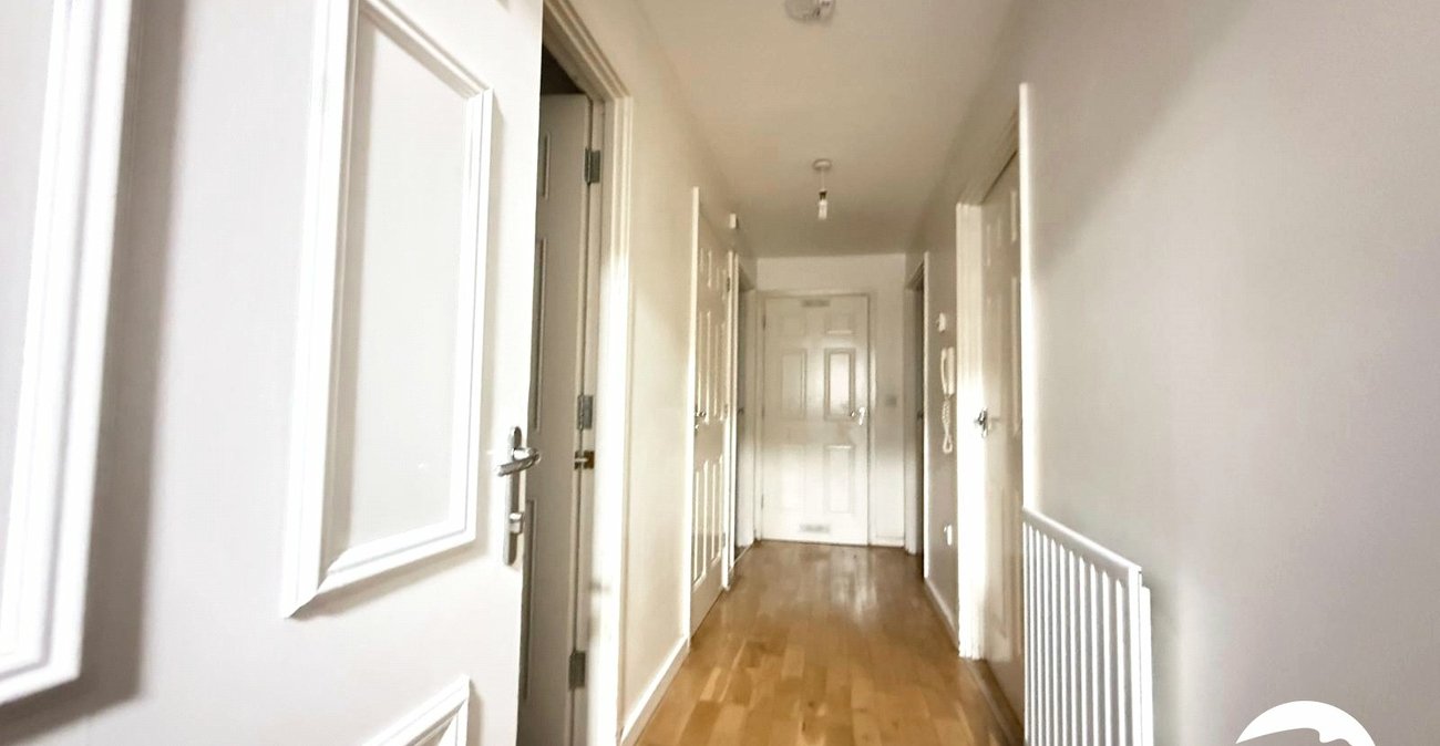 2 bedroom property for sale in London | Robinson Jackson