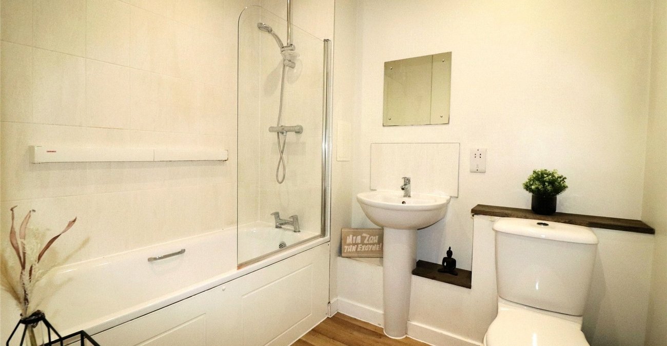 2 bedroom property for sale in Callender Road | Robinson Jackson