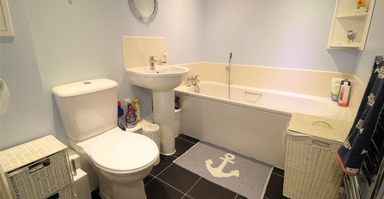 2 bedroom property for sale in Crayford | Robinson Jackson