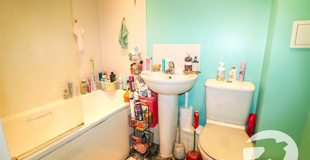 1 bedroom property for sale in Crayford | Robinson Jackson