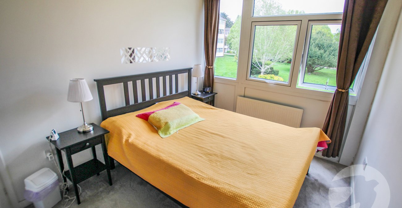 4 bedroom property for sale in Eltham | Robinson Jackson