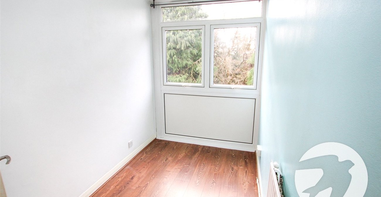 3 bedroom property for sale in Eltham | Robinson Jackson