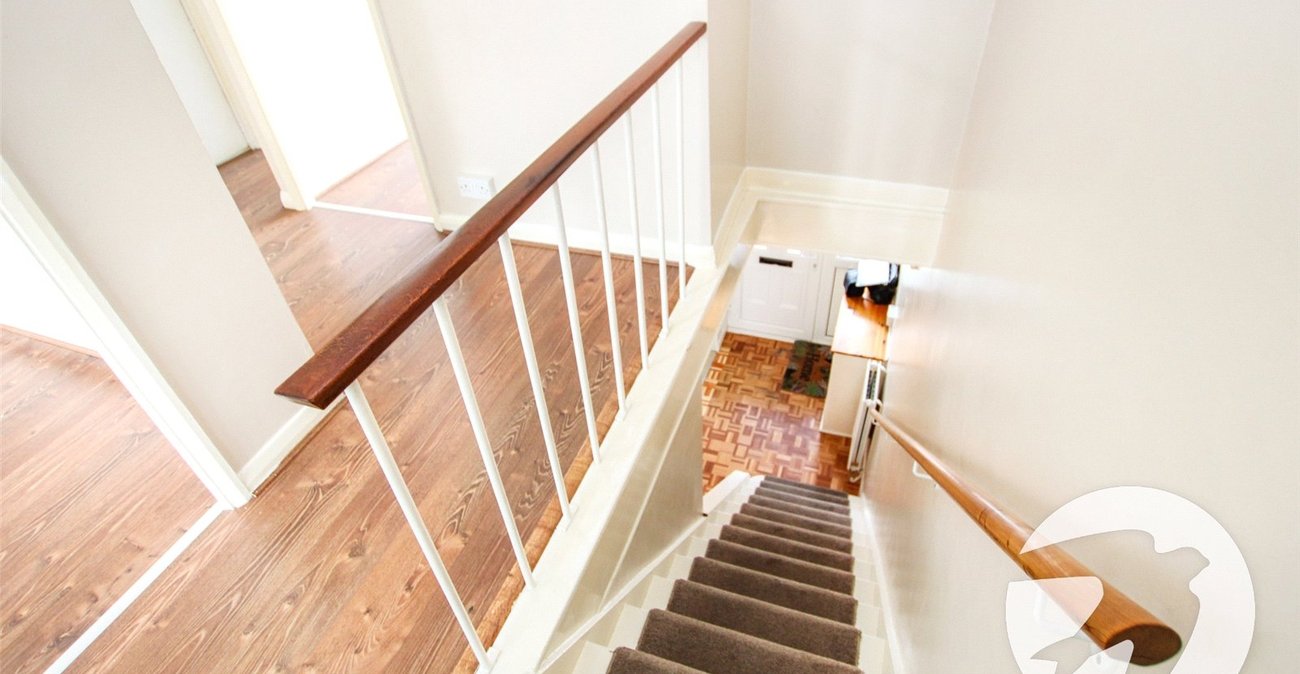 3 bedroom property for sale in Eltham | Robinson Jackson