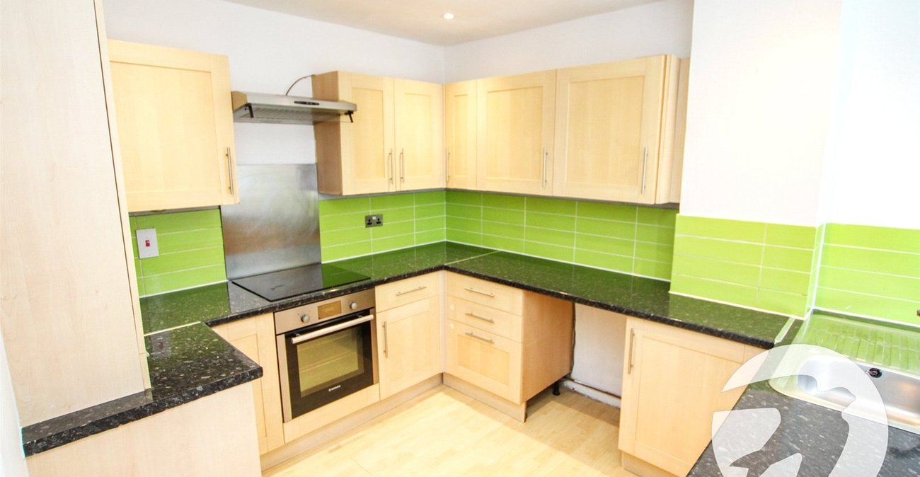 3 bedroom property for sale in Eltham | Robinson Jackson