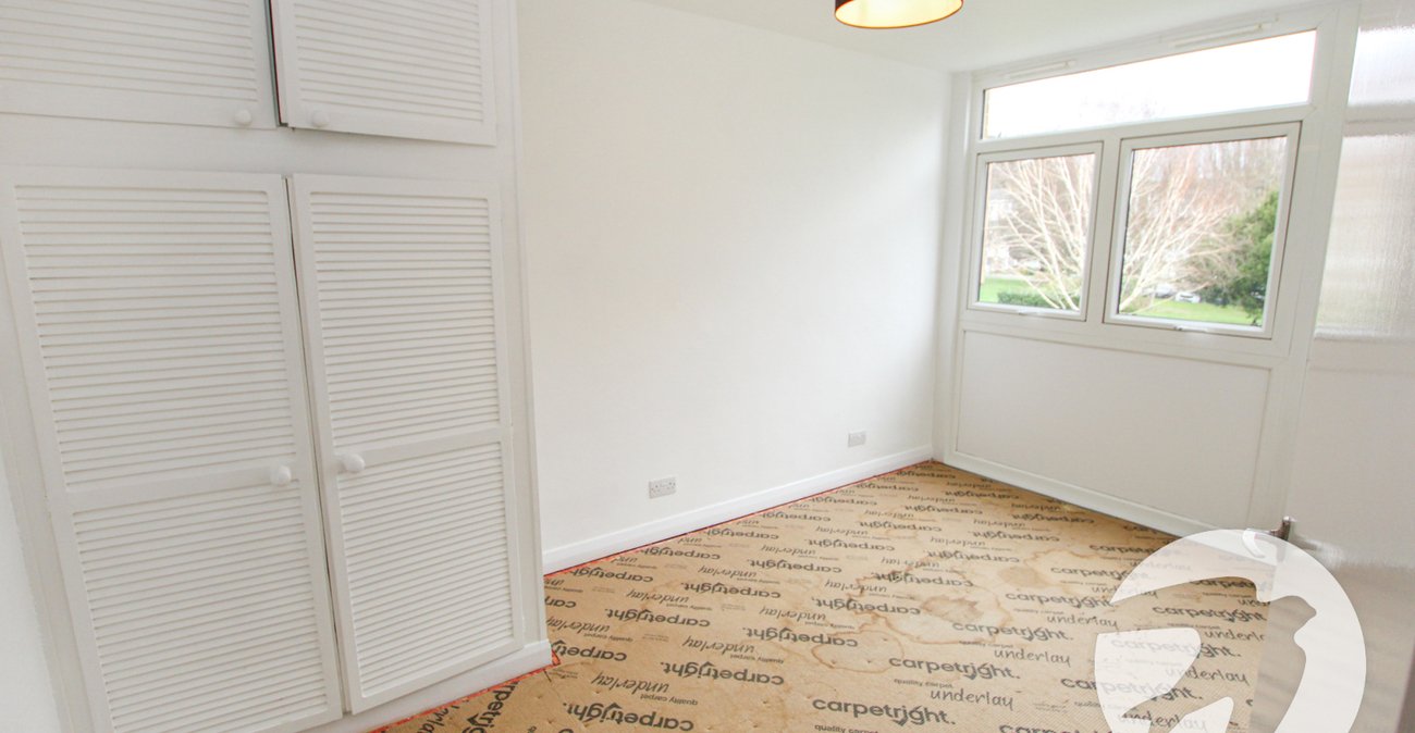 3 bedroom property for sale in London | Robinson Jackson