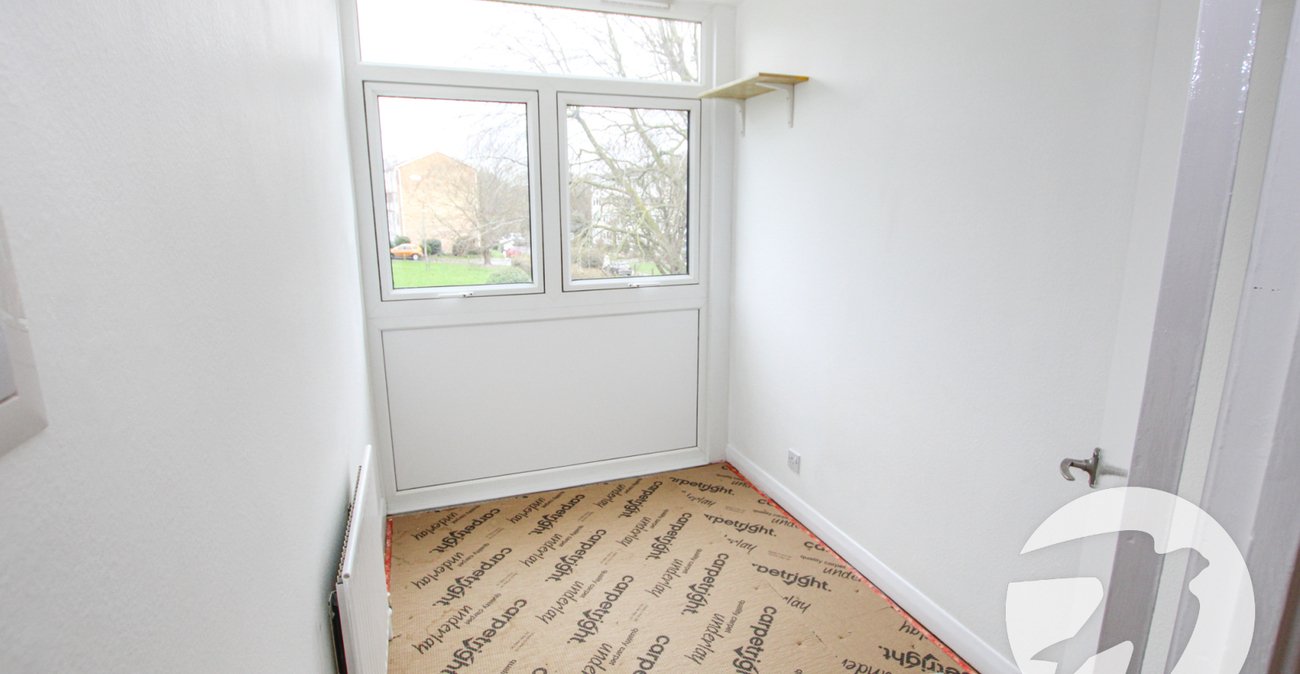 3 bedroom property for sale in London | Robinson Jackson