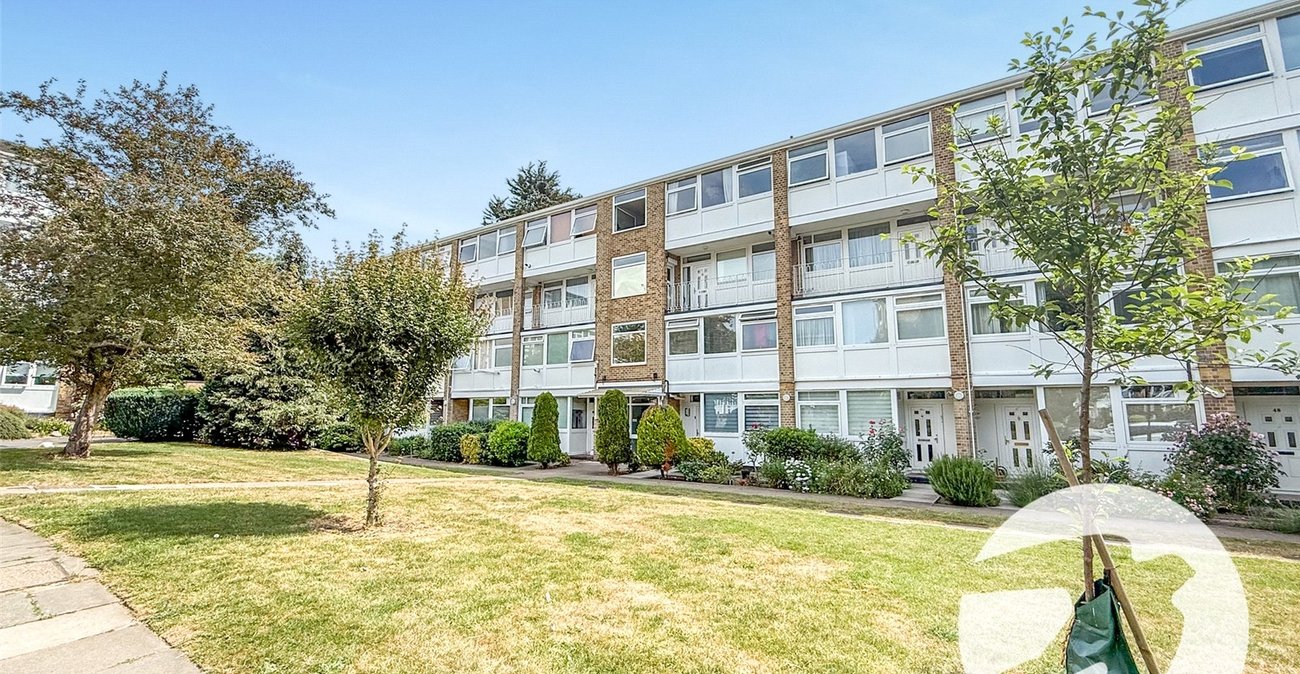 3 bedroom property for sale in London | Robinson Jackson