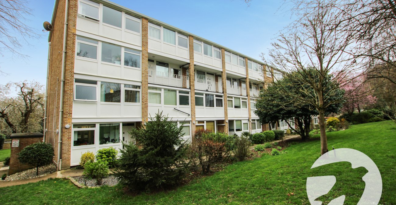 3 bedroom property for sale in London | Robinson Jackson