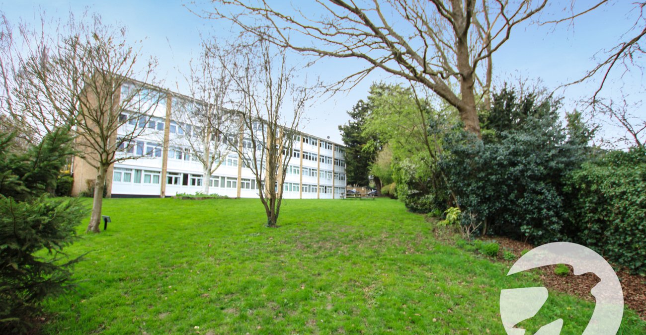 3 bedroom property for sale in London | Robinson Jackson