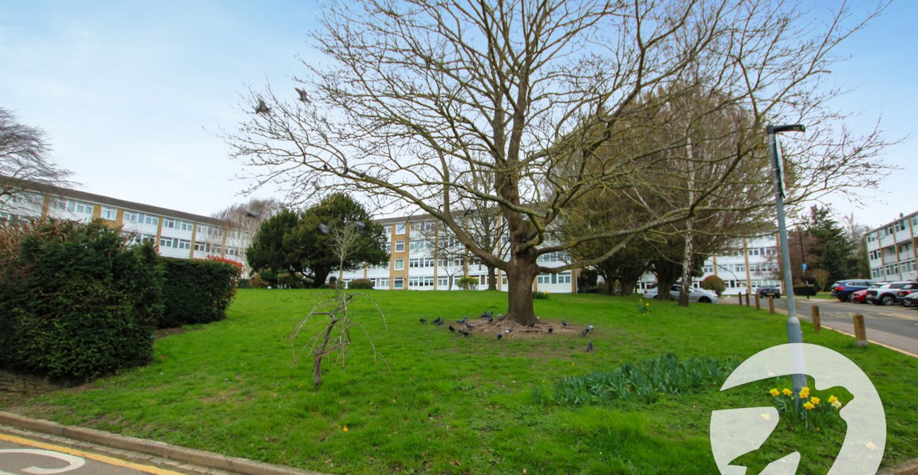 3 bedroom property for sale in London | Robinson Jackson