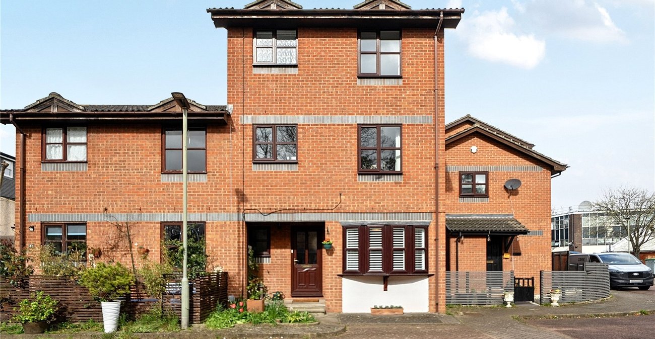 3 bedroom property for sale in Sydenham | Robinson Jackson