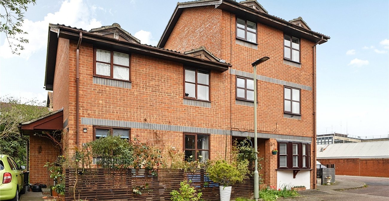 3 bedroom property for sale in Sydenham | Robinson Jackson